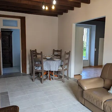 La Maison Du Bas Hébergement de vacances