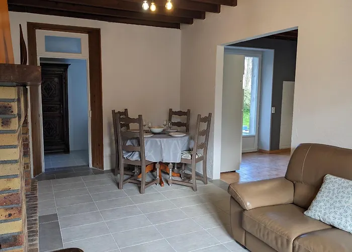 La Maison Du Bas بيت للعطل